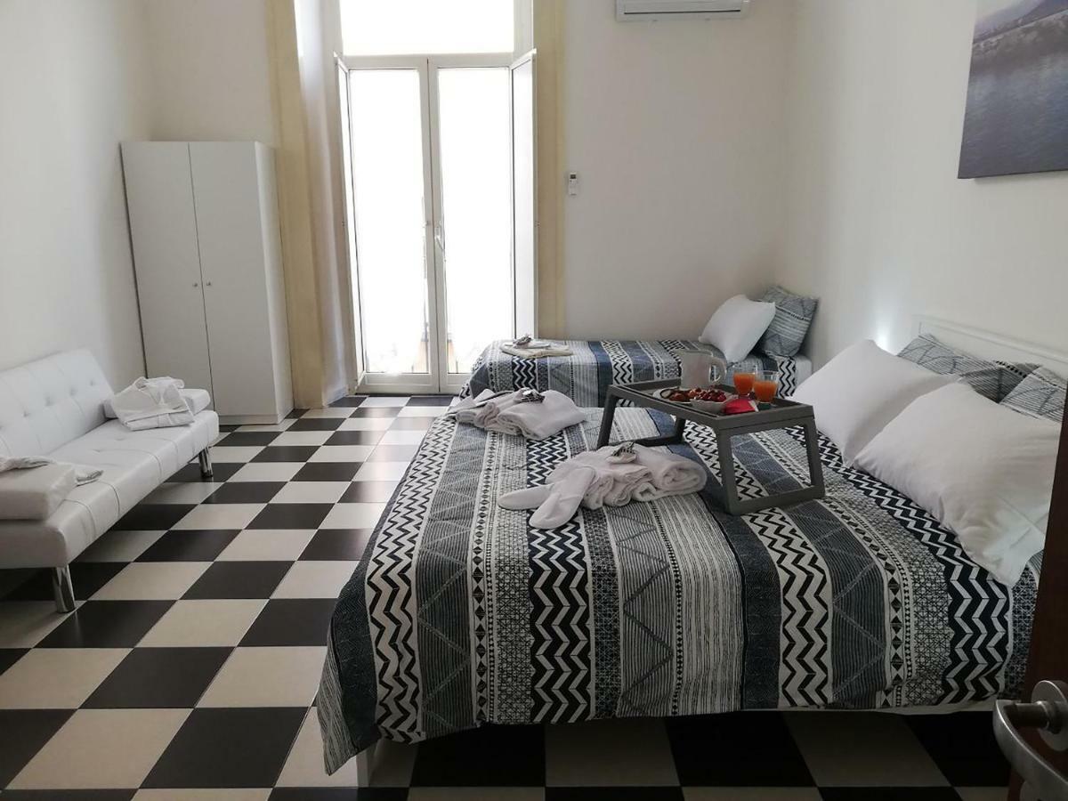 Mb Napoles Intera Casa Apartment Exterior foto